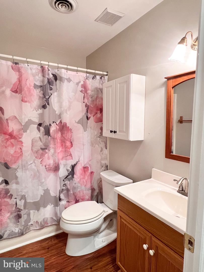 8 Rose Ter Property Photo 19