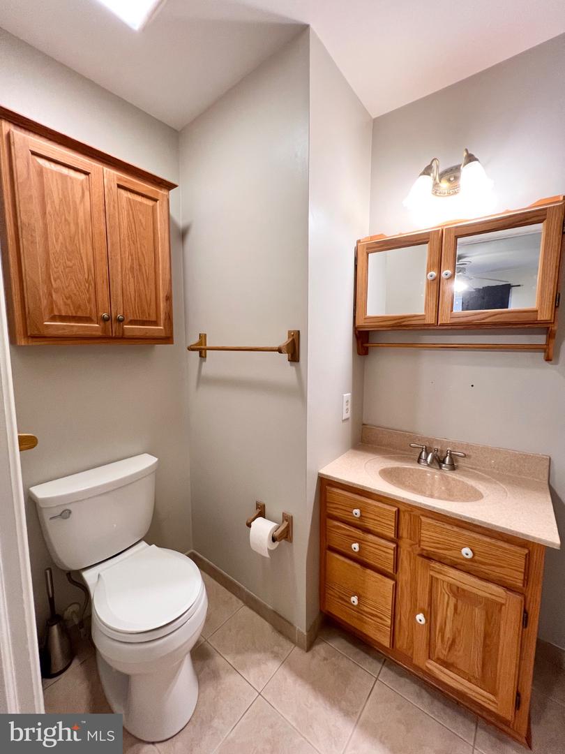 8 Rose Ter Property Photo 28