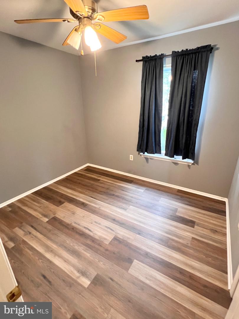 8 Rose Ter Property Photo 32