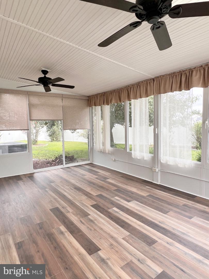 8 Rose Ter Property Photo 34
