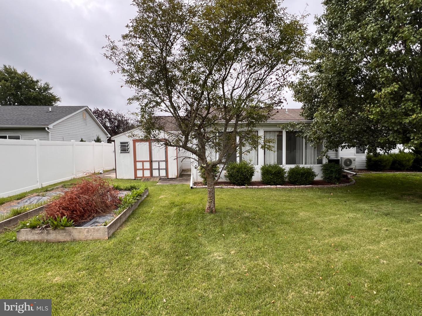8 Rose Ter Property Photo 39