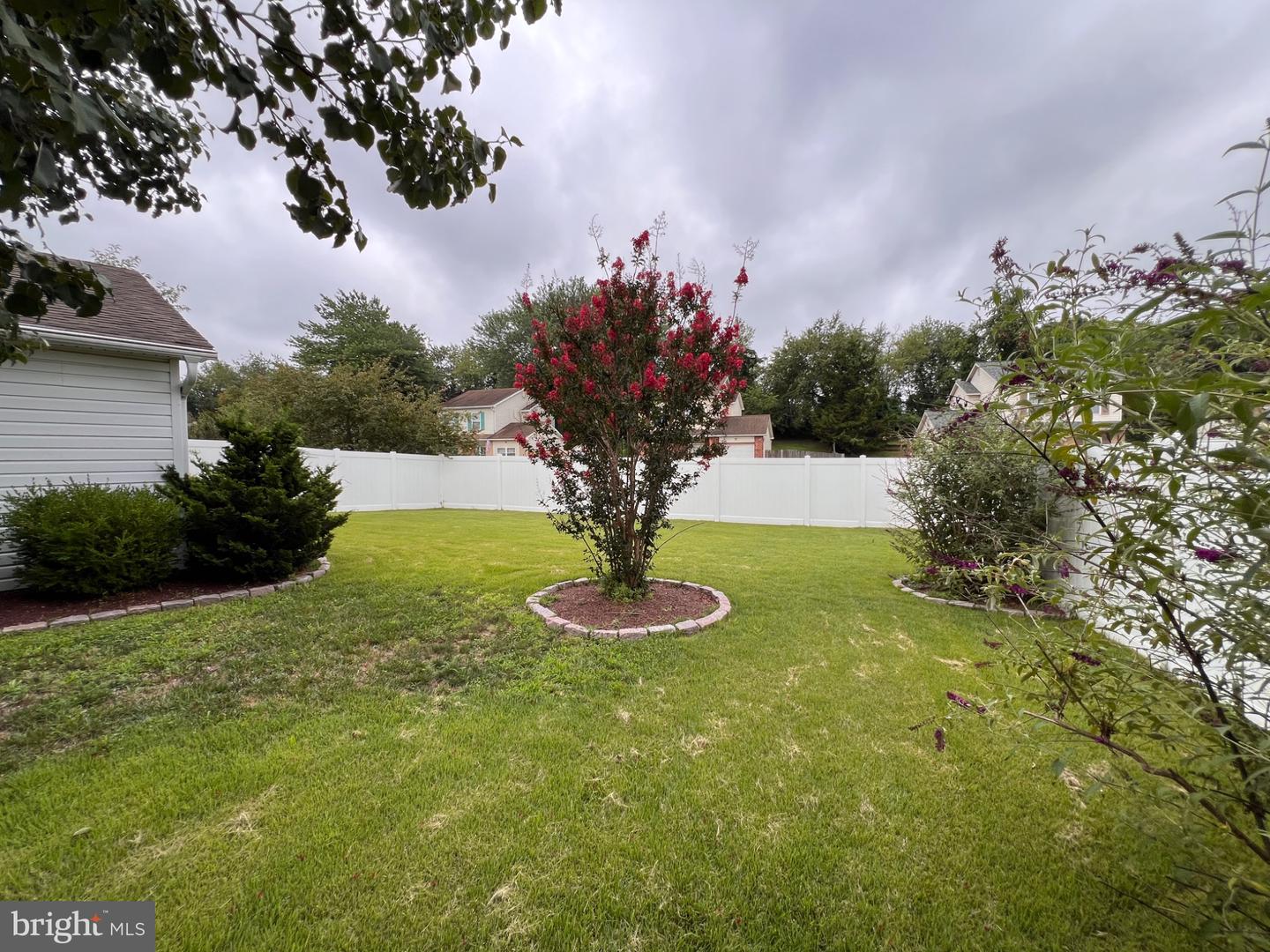 8 Rose Ter Property Photo 44