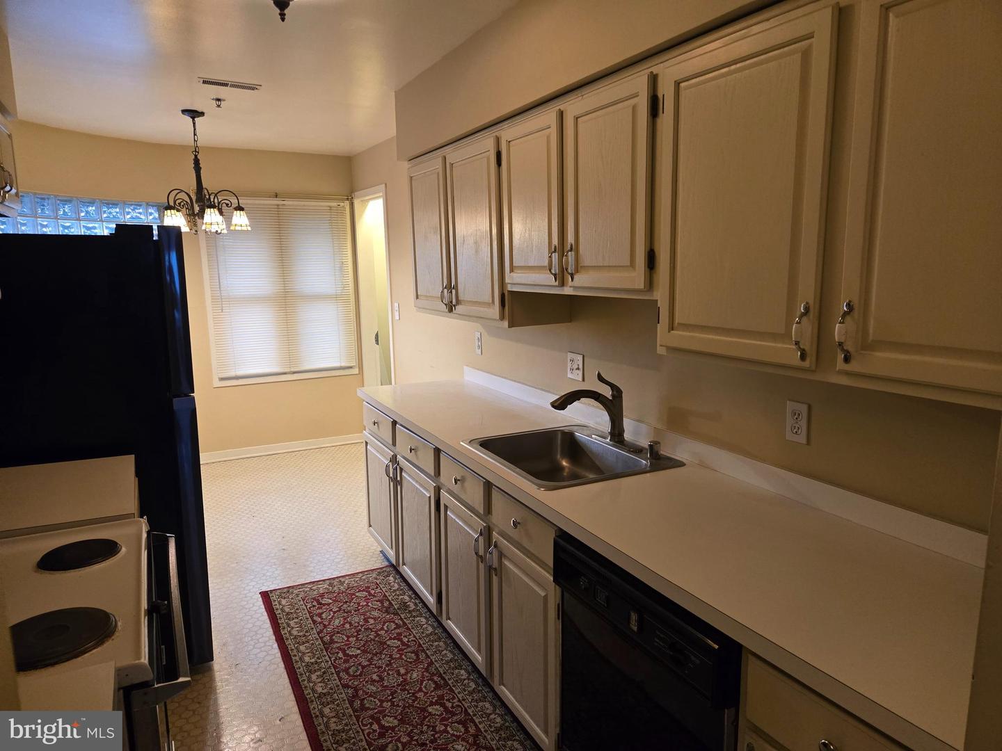 5209-unit 6 Le Parc Dr #38 Property Photo 9