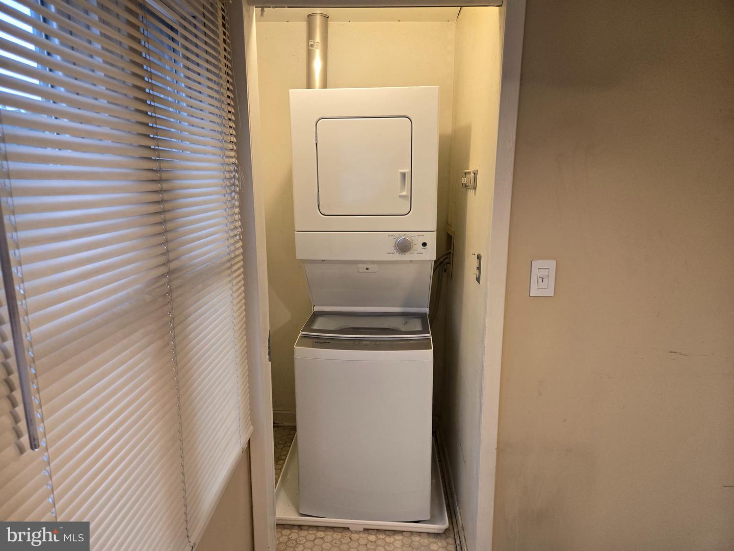 5209-unit 6 Le Parc Dr #38 Property Photo 10