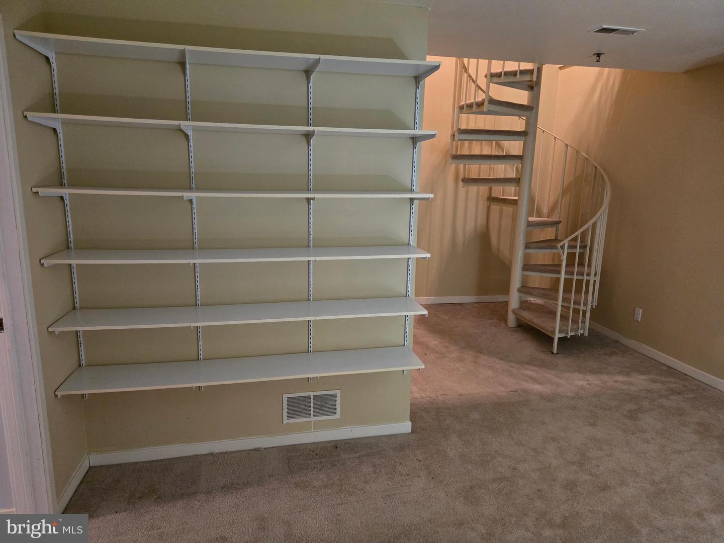 5209-unit 6 Le Parc Dr #38 Property Photo 16