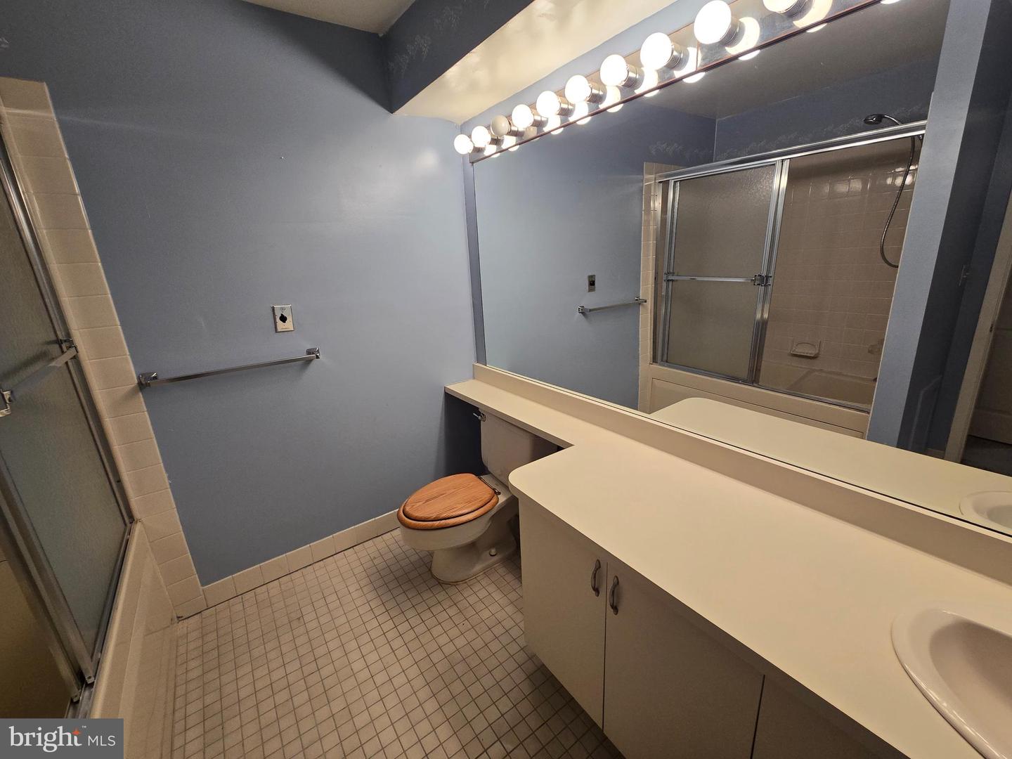 5209-unit 6 Le Parc Dr #38 Property Photo 19