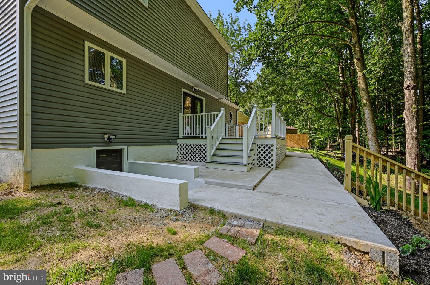 136 Hedgewick Dr Property Photo 36