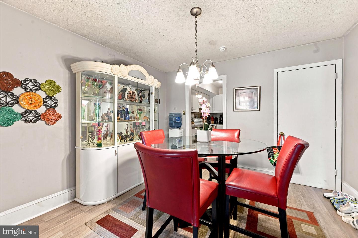 1402 Flanders Way Property Photo 17