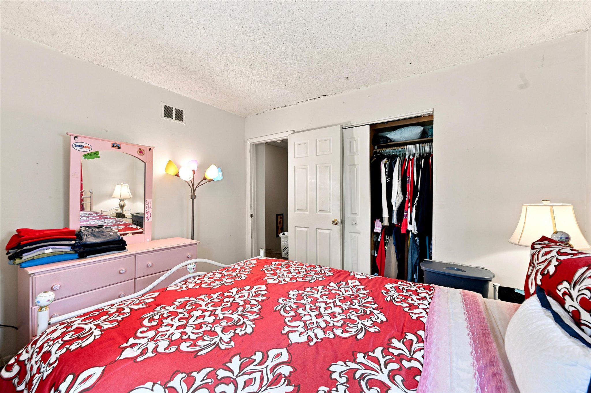 1402 Flanders Way Property Photo 23