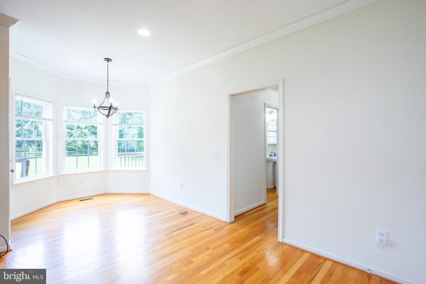 103 Westside Ln Property Photo 14