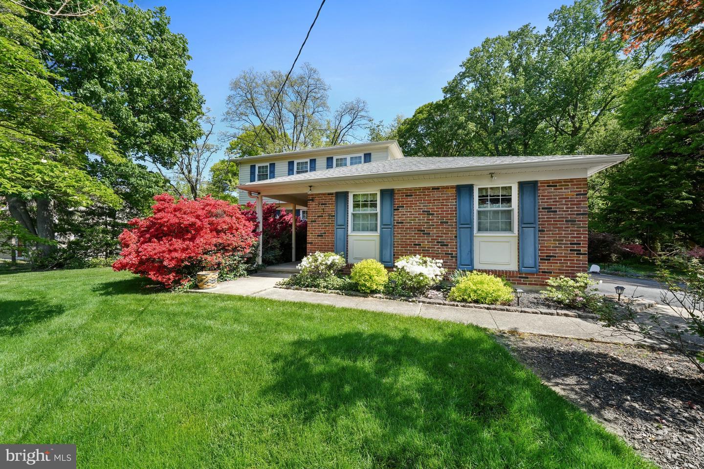 2717 POINT BREEZE DR.