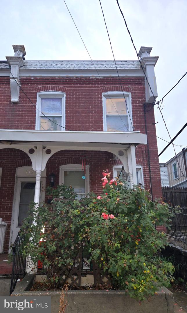 311 N Van Buren St Property Photo 1