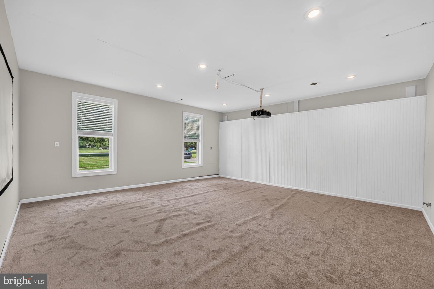 408 Commodore Dr Property Photo 18