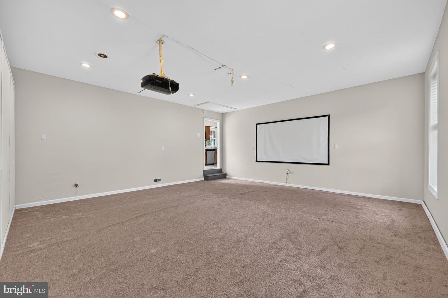 408 Commodore Dr Property Photo 19
