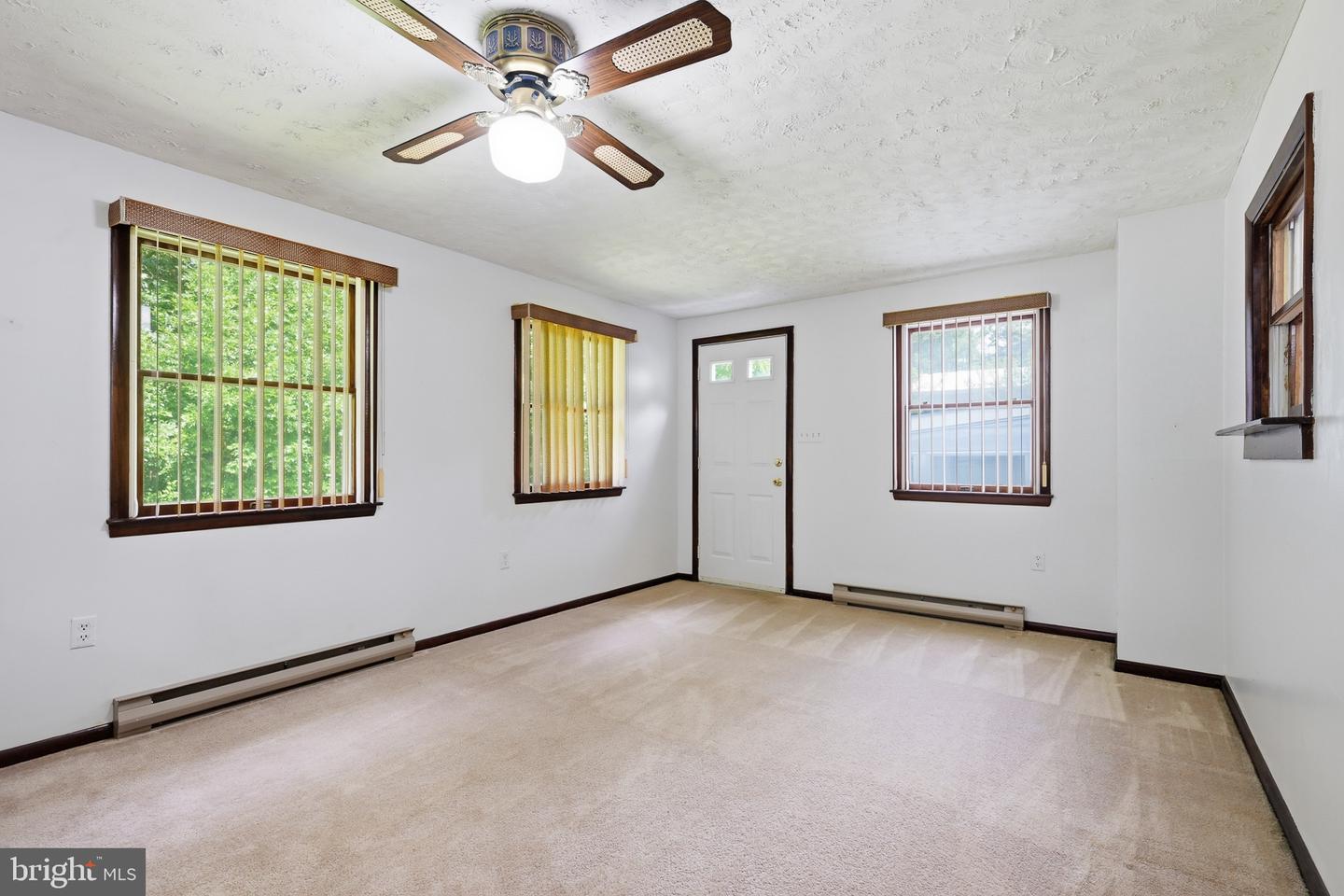 11 Sturbridge Dr Property Photo 12