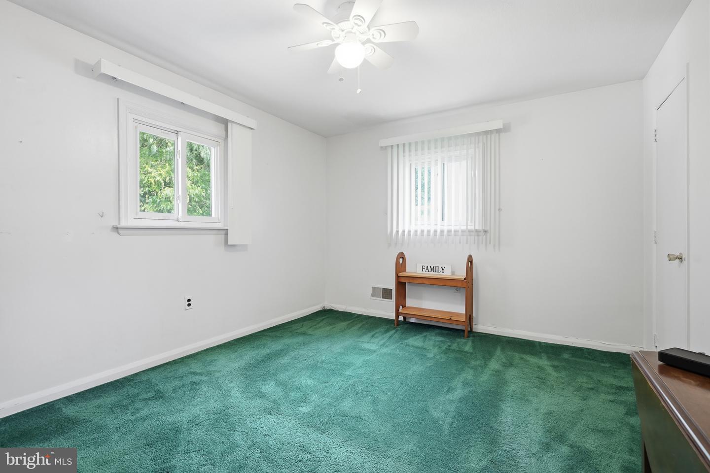 11 Sturbridge Dr Property Photo 16