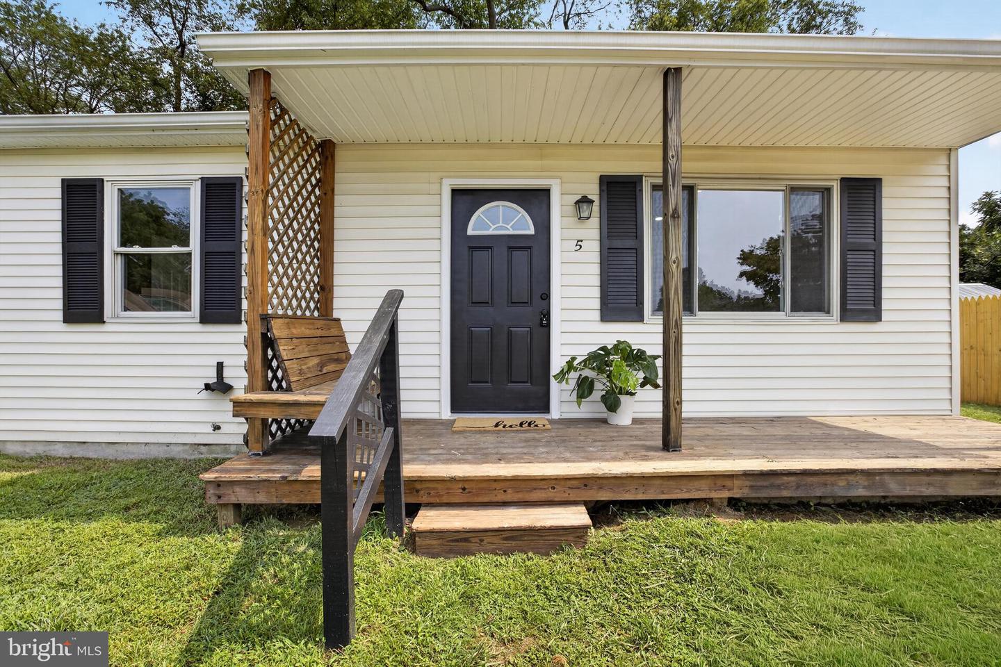 5 Dorsey Ln Property Photo 7