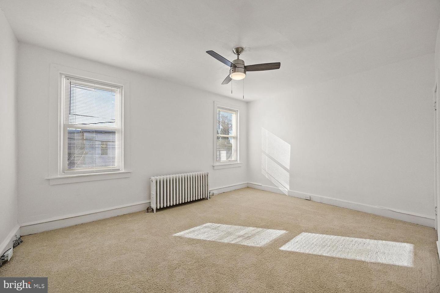 1715 W 8th St Property Photo 7