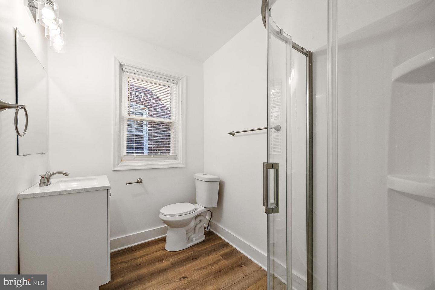 1715 W 8th St Property Photo 9
