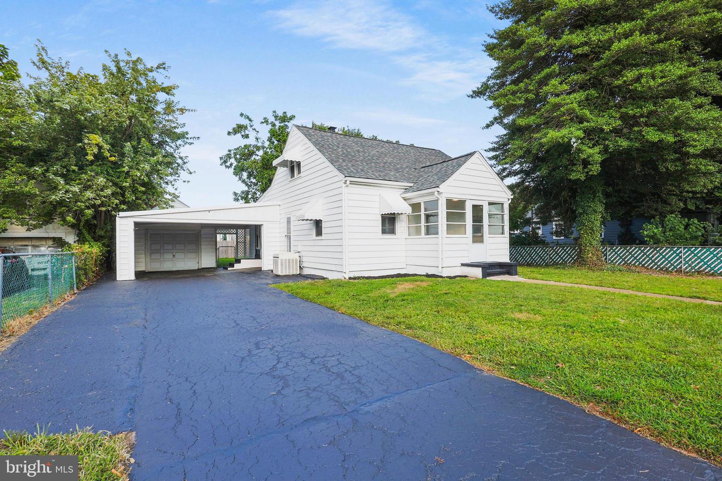 311 Minquadale Blvd Property Photo 1