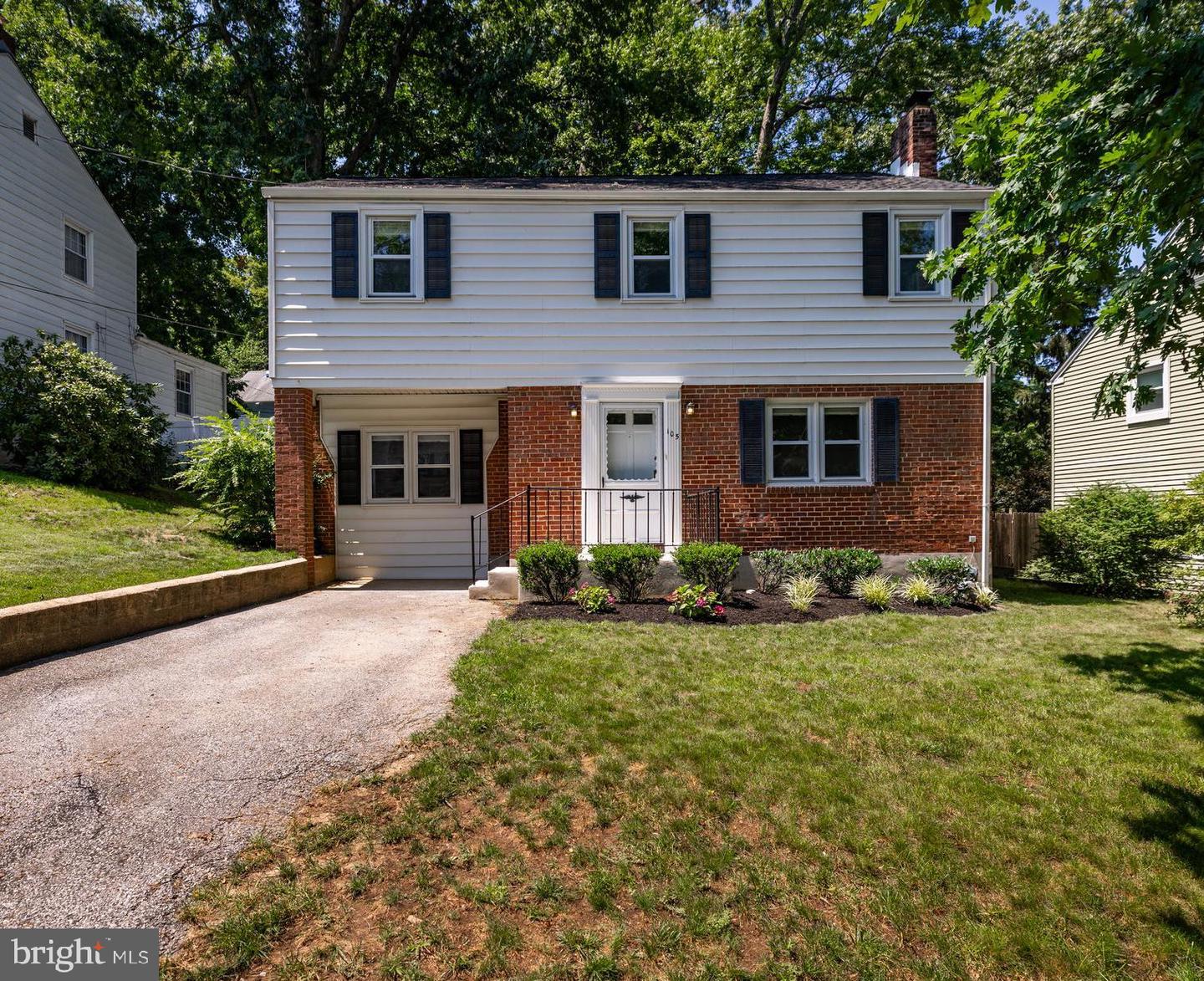 105 LAUREL LN