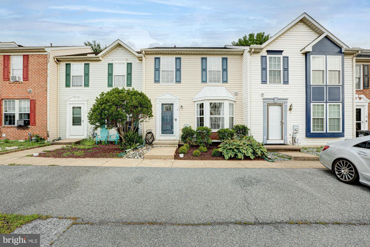 9 W Christina Pl Property Photo 1