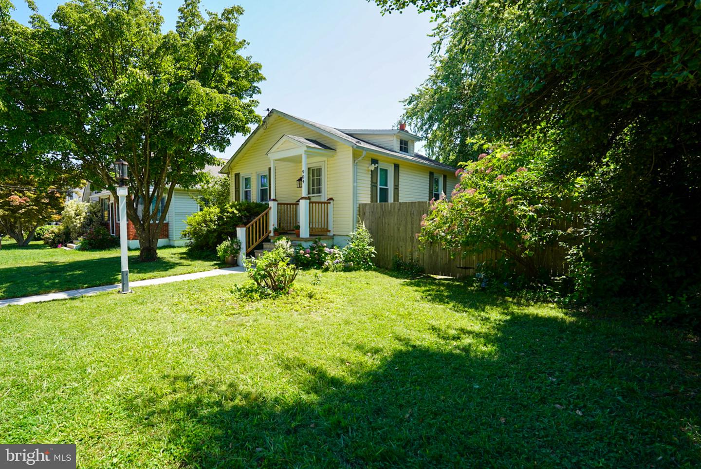 904 MARION AVE