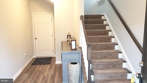949 Manor Avenue N Property Photo 2