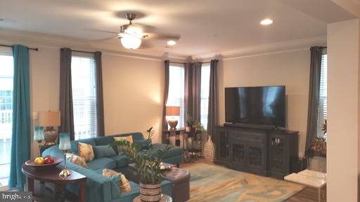 949 Manor Avenue N Property Photo 9