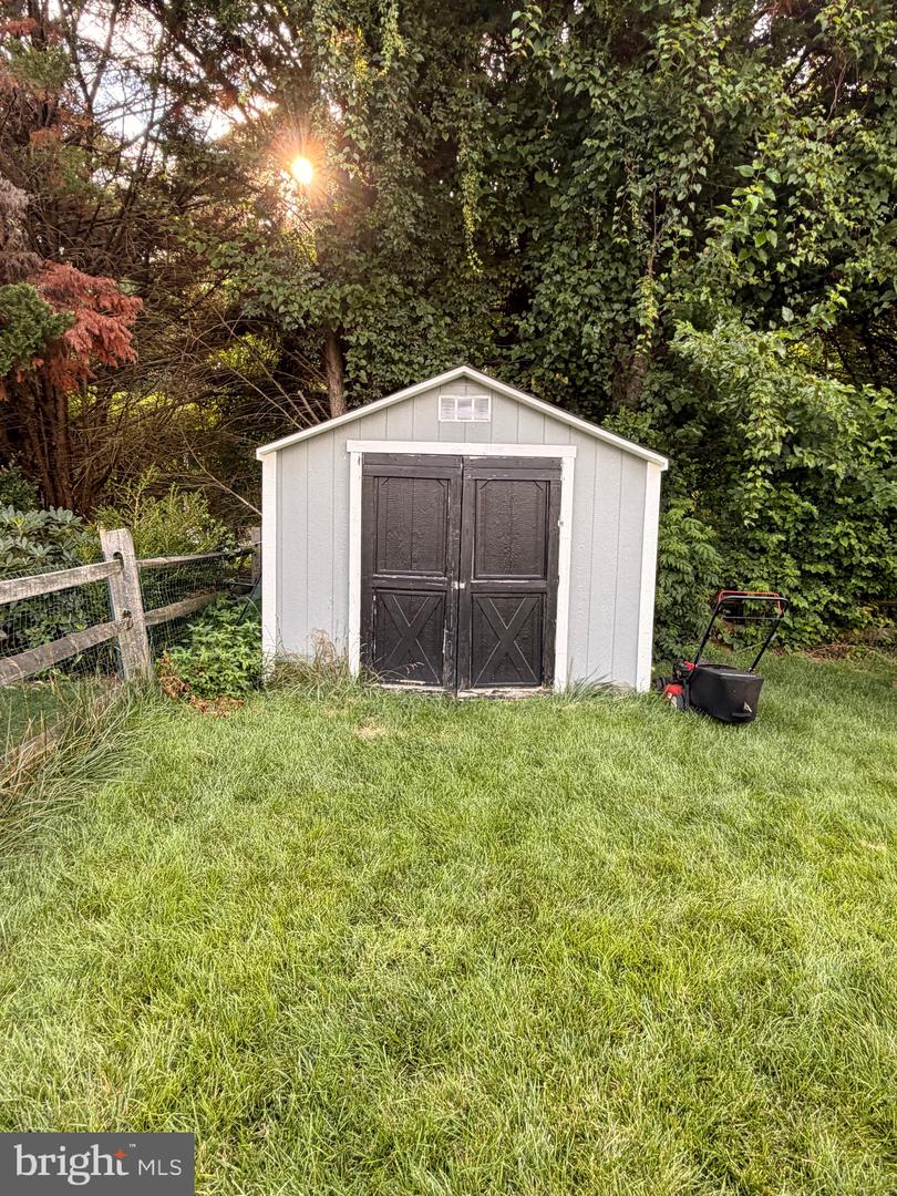 24 Catherine Ct Property Photo 14