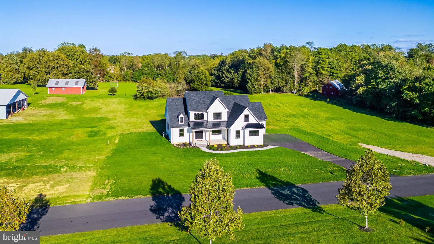 415 Marcus Rd Property Photo 3