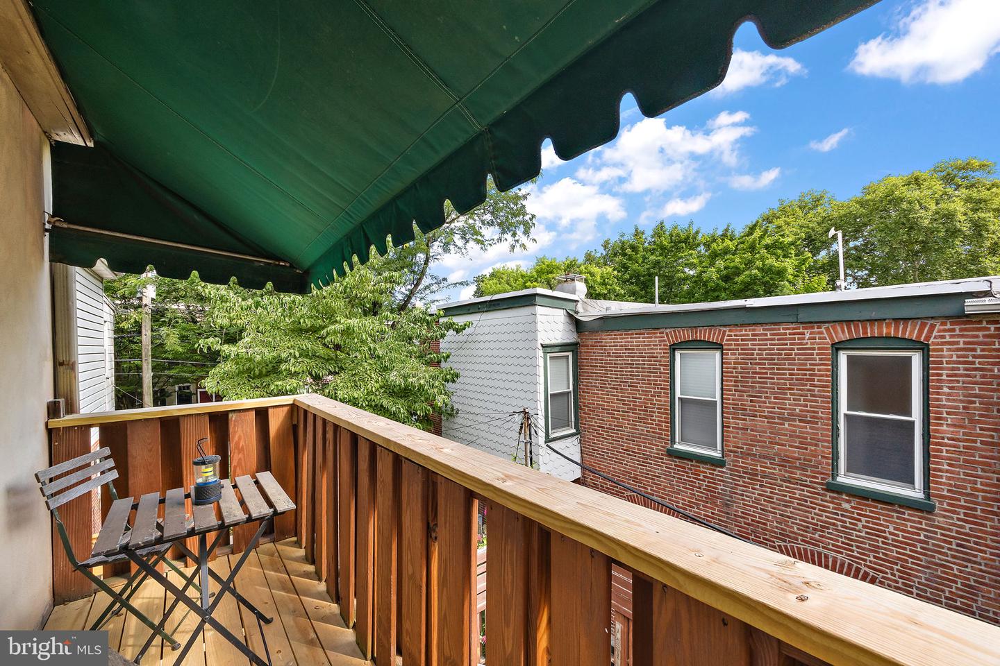 925 Lovering Ave Property Photo 10