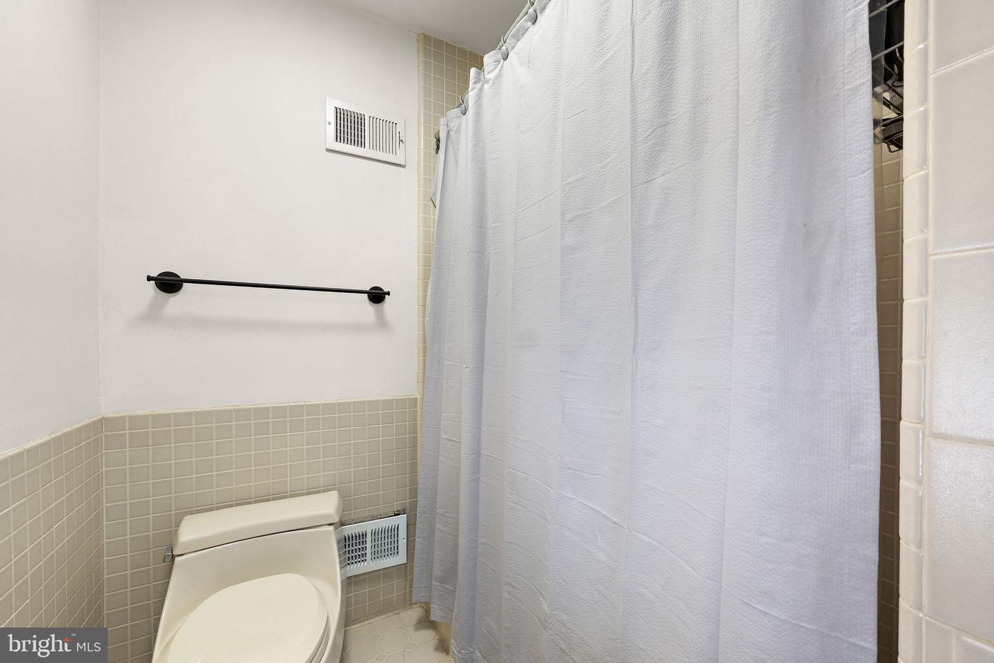925 Lovering Ave Property Photo 12