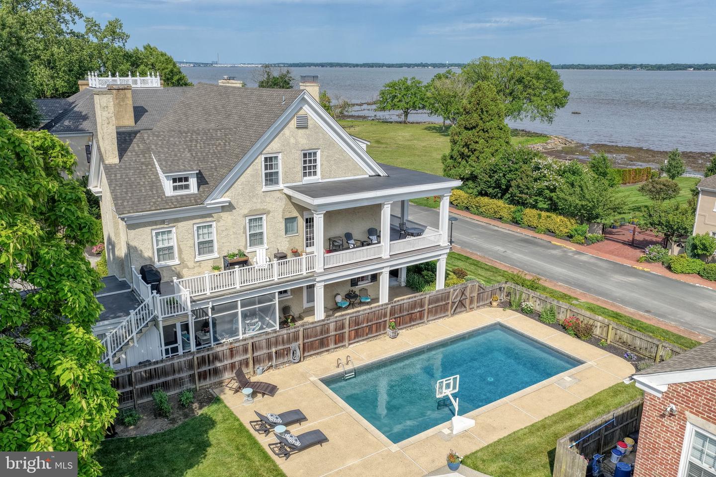112 The Strand Property Photo 6