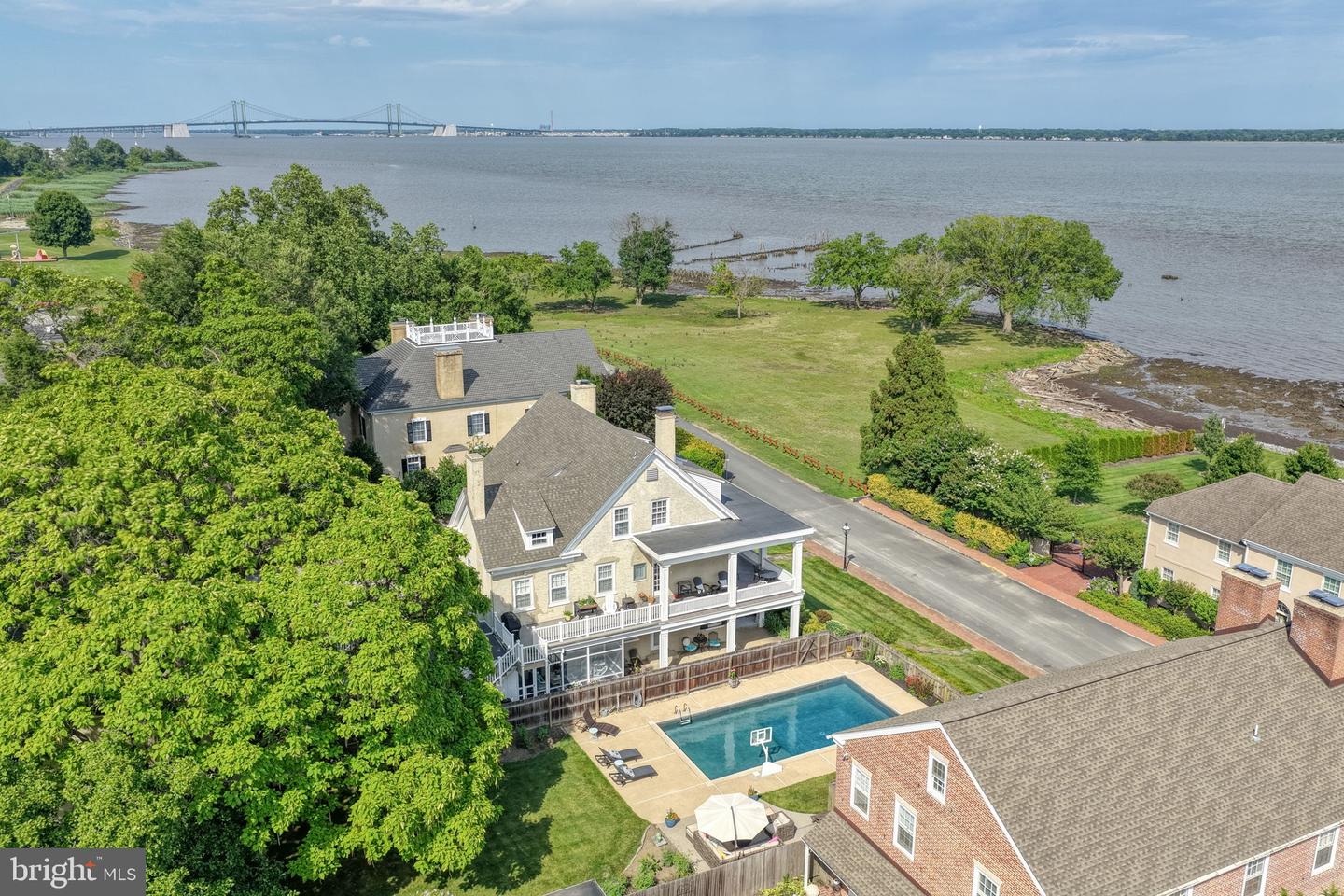 112 The Strand Property Photo 7