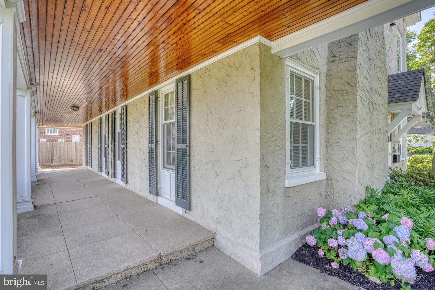 112 The Strand Property Photo 11