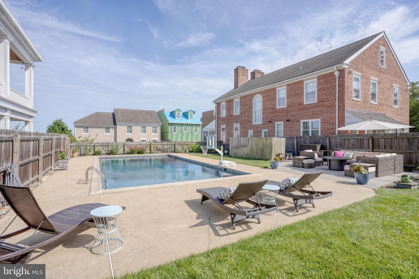 112 The Strand Property Photo 16