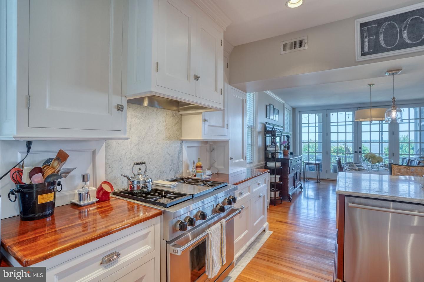 112 The Strand Property Photo 37