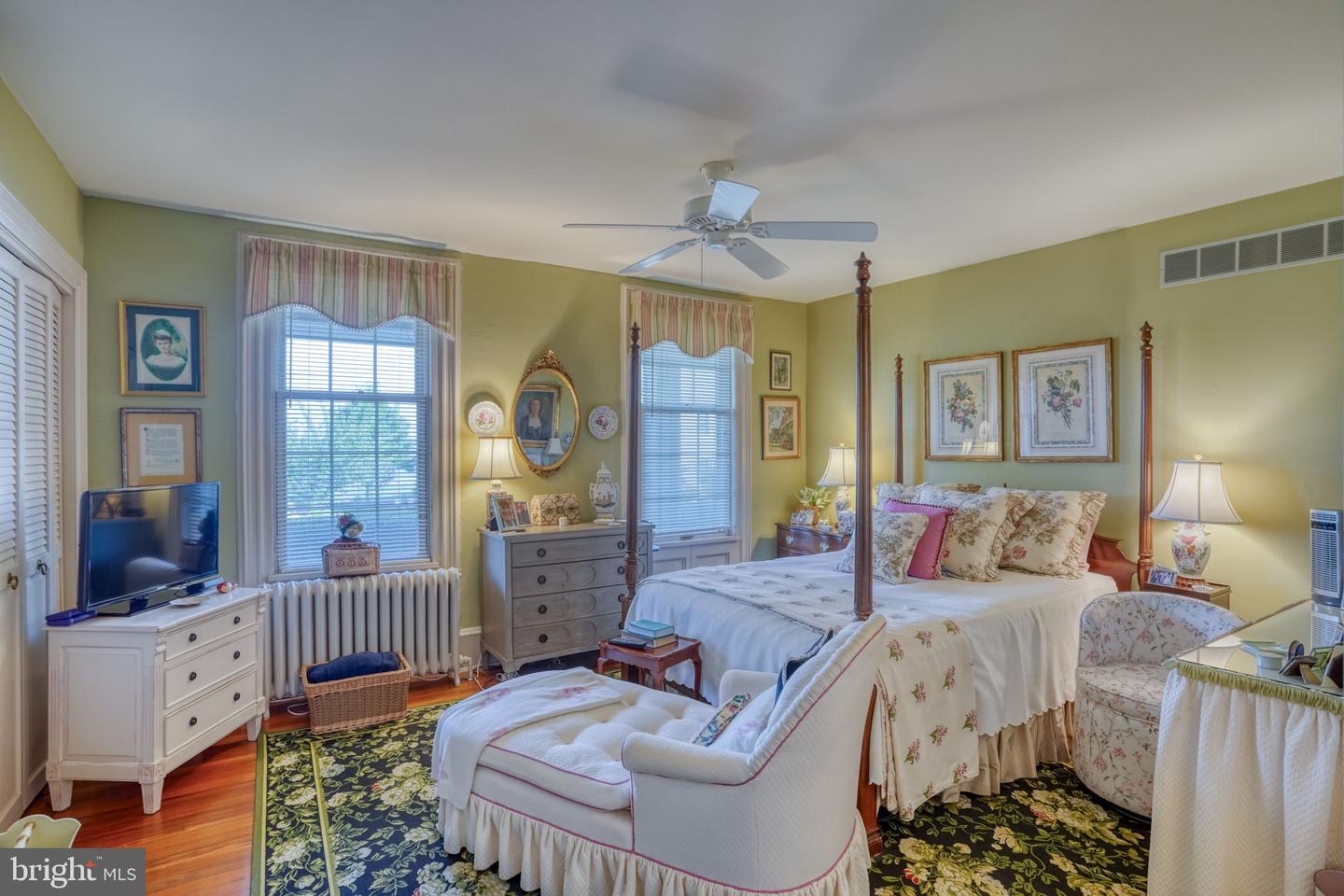 112 The Strand Property Photo 88