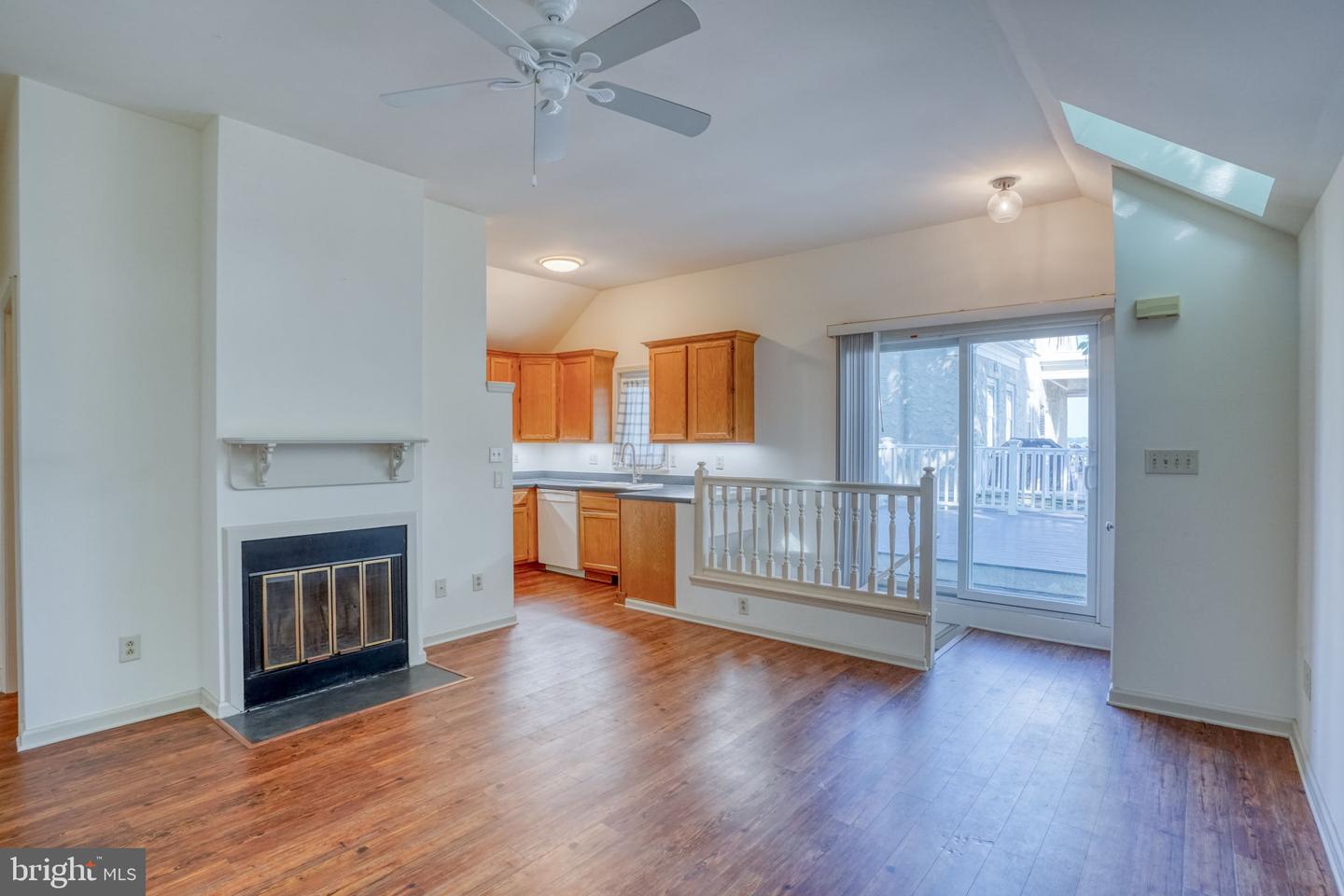 112 The Strand Property Photo 98