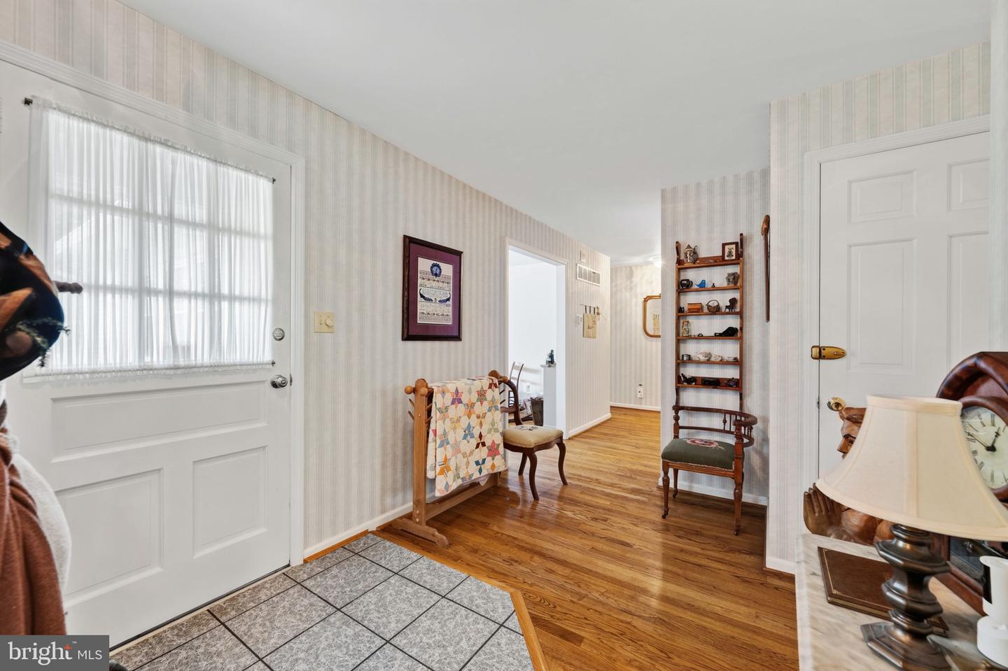305 Meriden Dr Property Photo 3