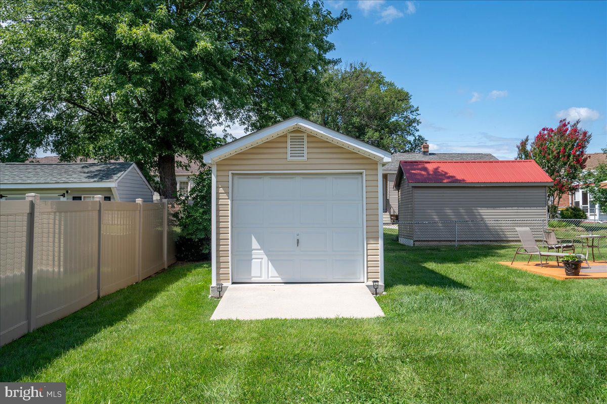 1619 Windsor Ave Property Photo 16