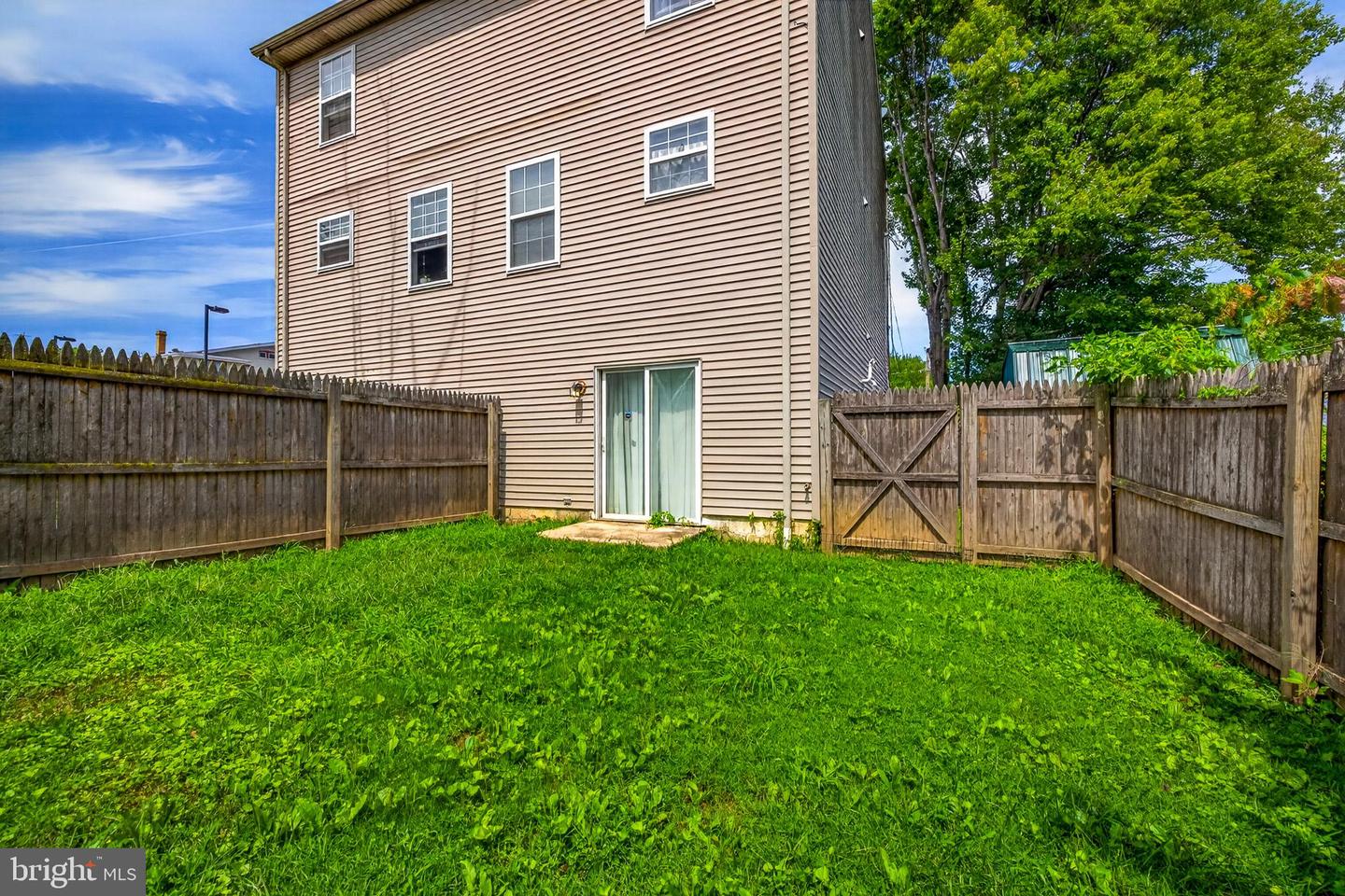 1006 Anchorage St Property Photo 2
