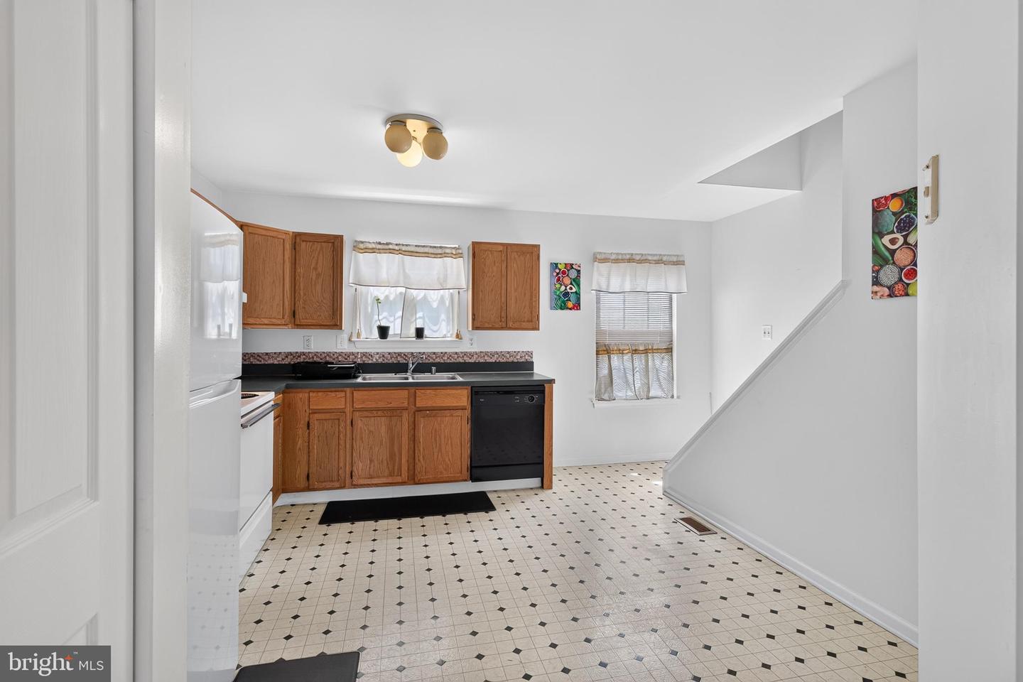 1006 Anchorage St Property Photo 4
