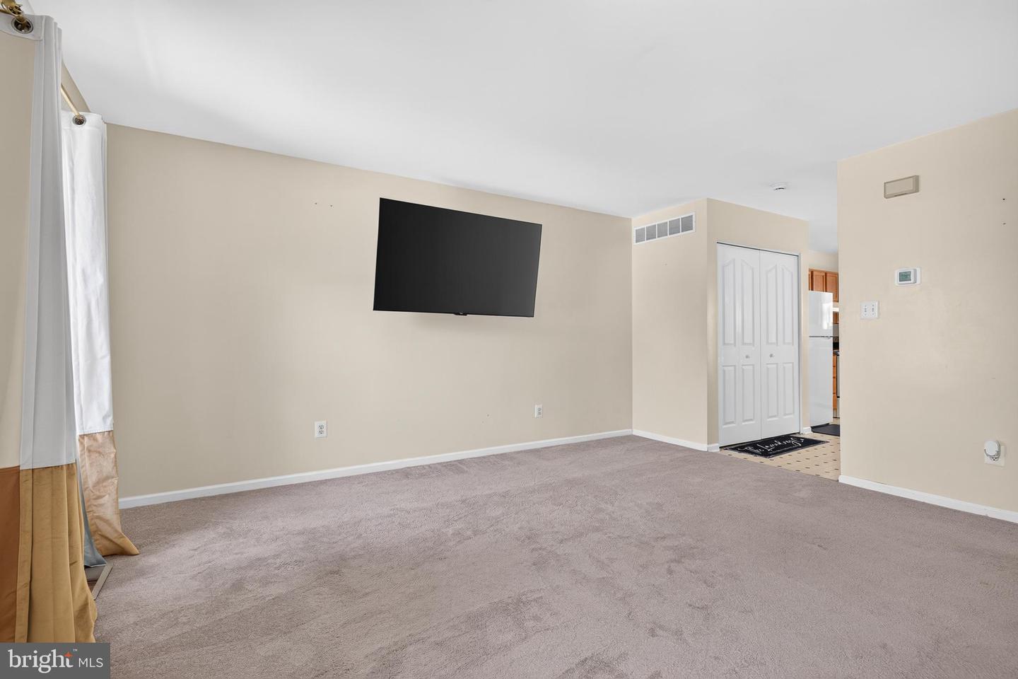 1006 Anchorage St Property Photo 10