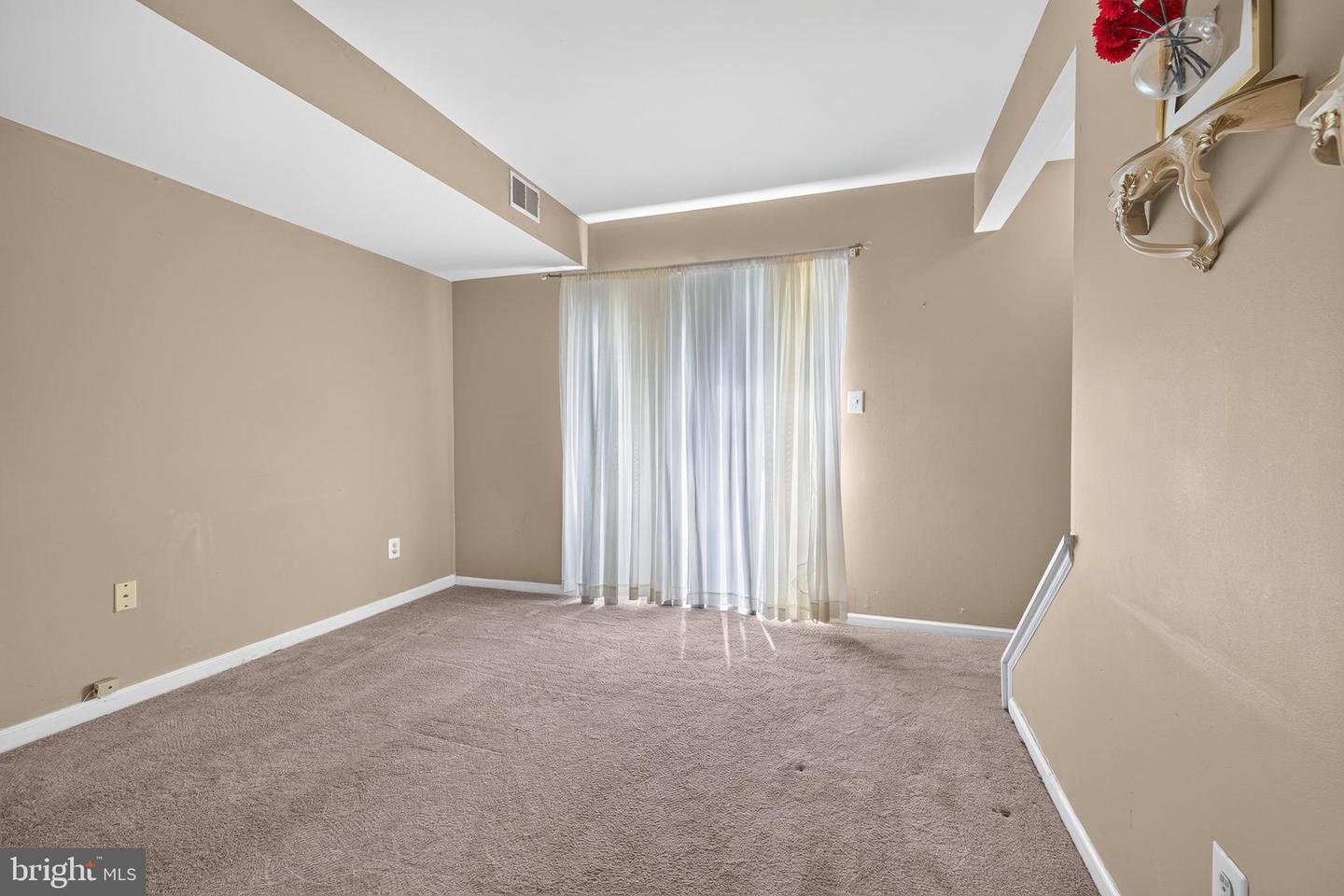 1006 Anchorage St Property Photo 13