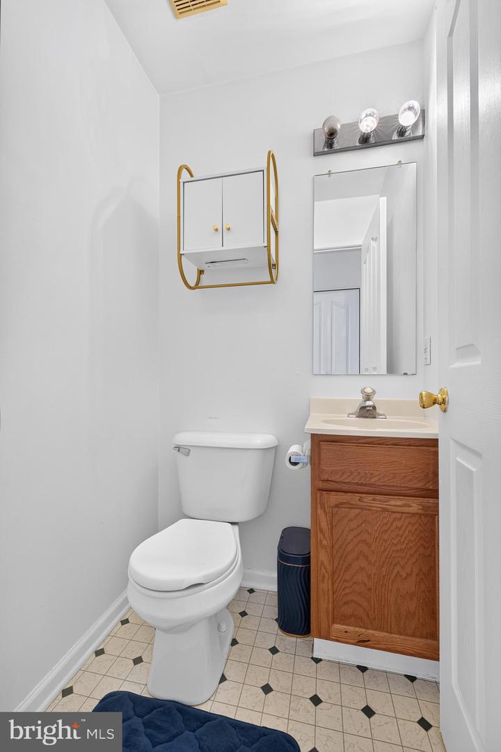 1006 Anchorage St Property Photo 24