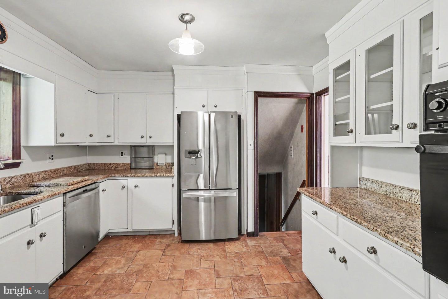 1202 Hillside Blvd Property Photo 2