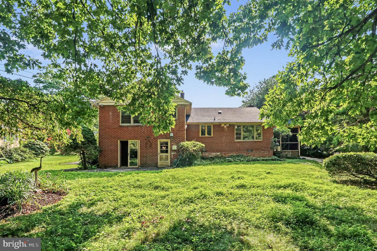 1202 Hillside Blvd Property Photo 5