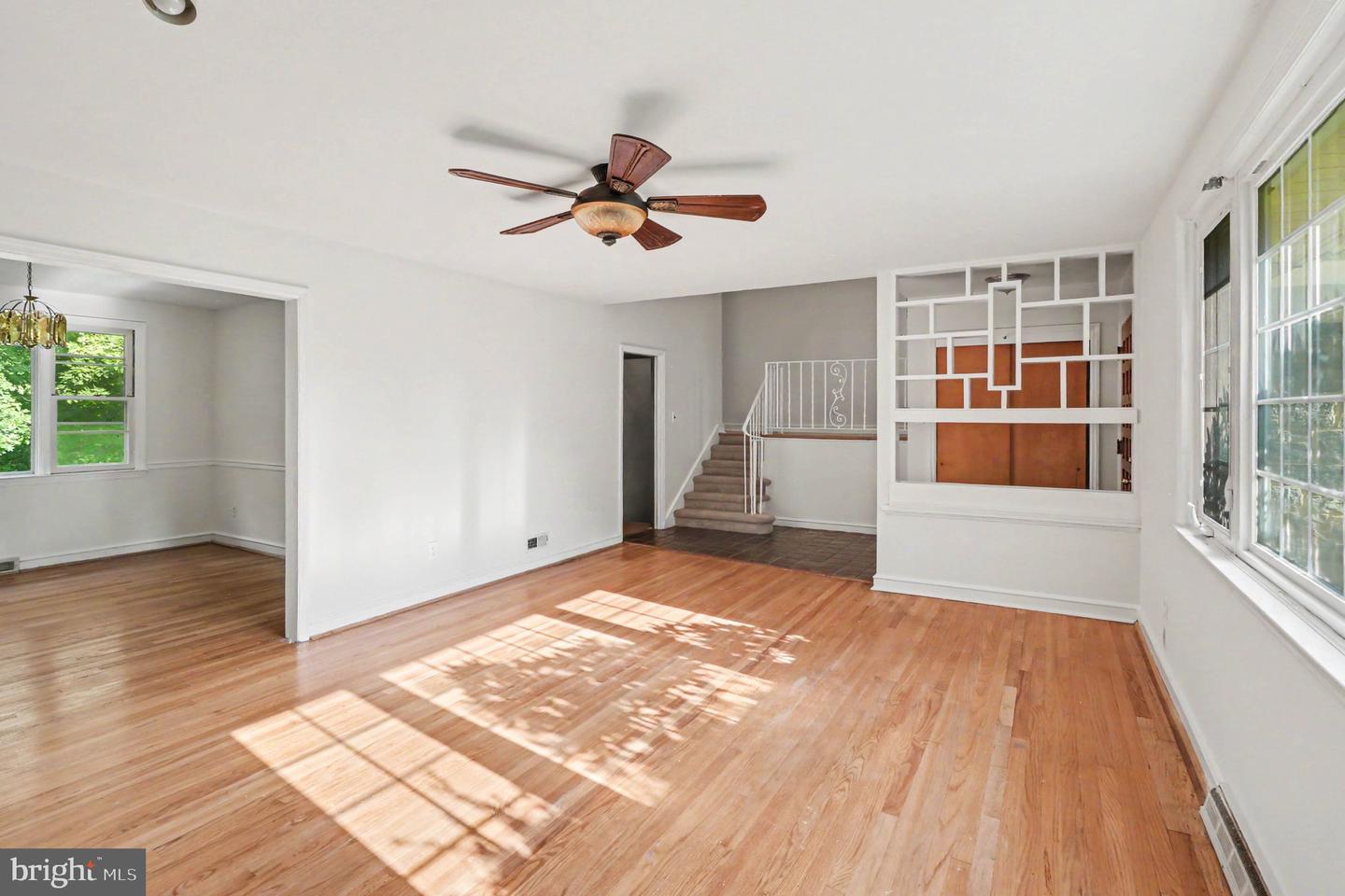 1202 Hillside Blvd Property Photo 8
